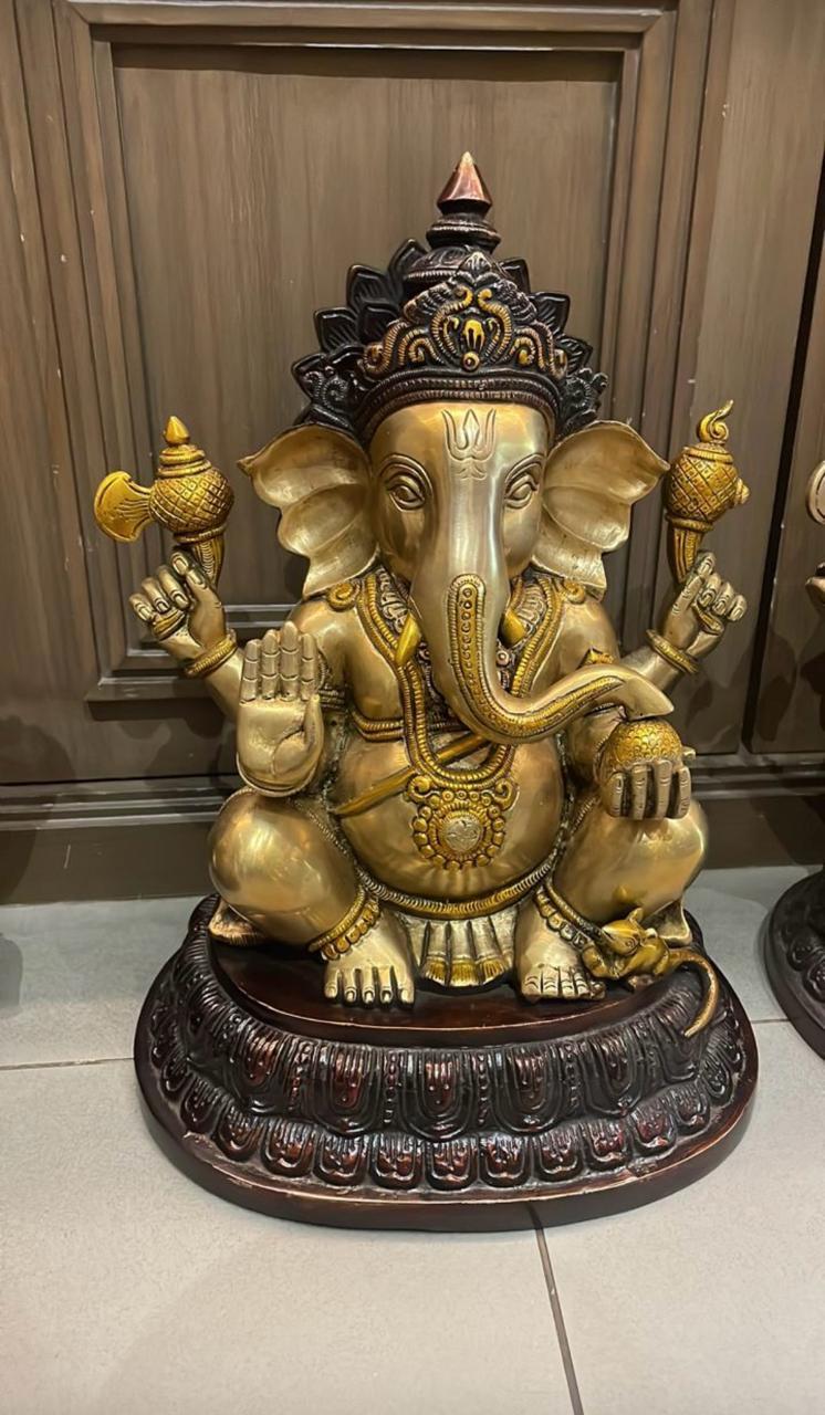 18 Inch Brass Lord Ganesha Idol – Handcrafted Ganesh Statue for Home & Pooja